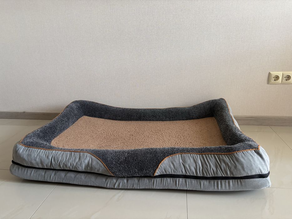 Лежанка для собаки.