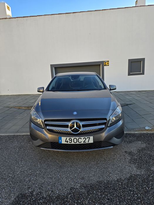 Mercedes a180d ano 2013