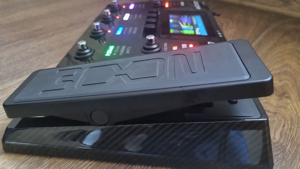 Zoom G6.  Multiefekt gitarowy.
