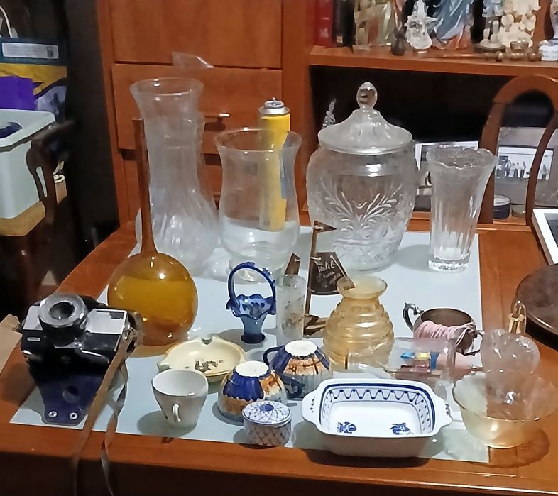 Mala e varias  pecas soltas