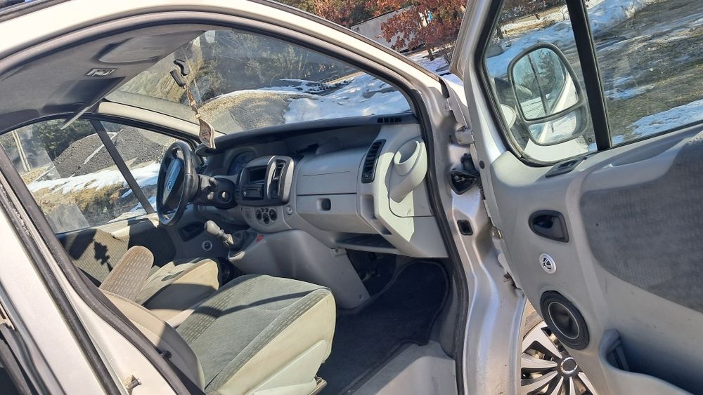 Nisan primaster trafic vivaro oszklony zamiana 7osobowy  nawiewy