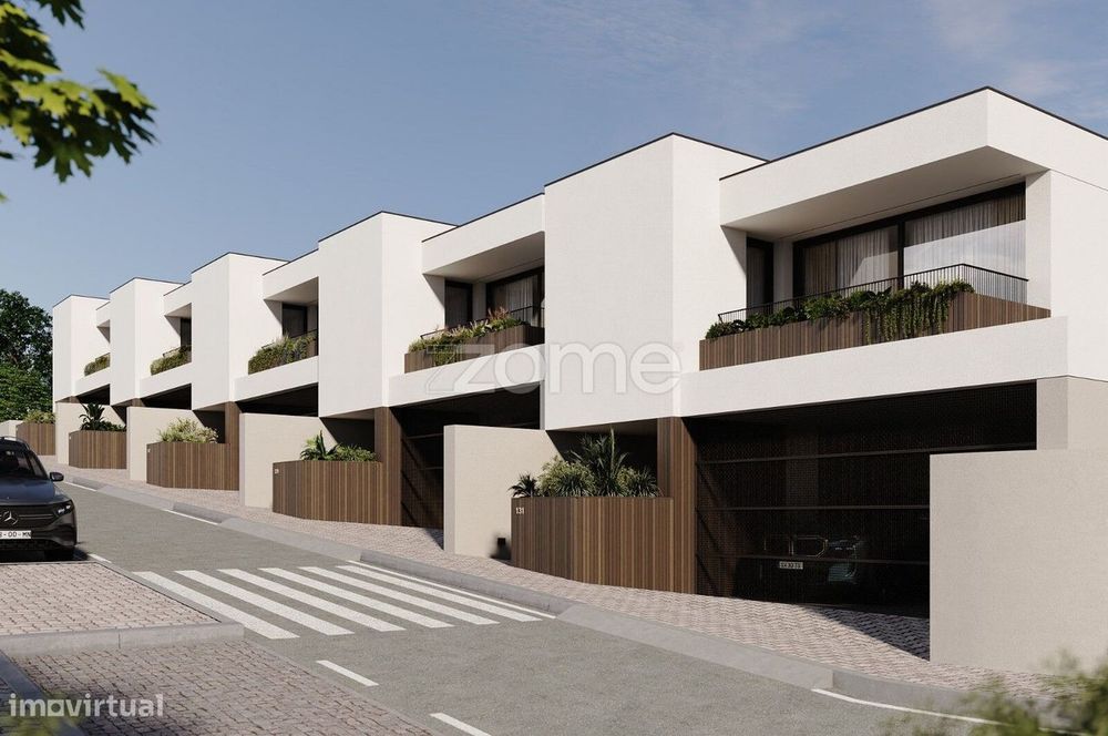Terreno com projeto aprovado para 5 moradias.