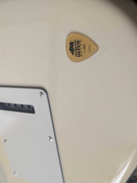 Электрогитара Fender American Professional HSS Shawbucker Stratocaster