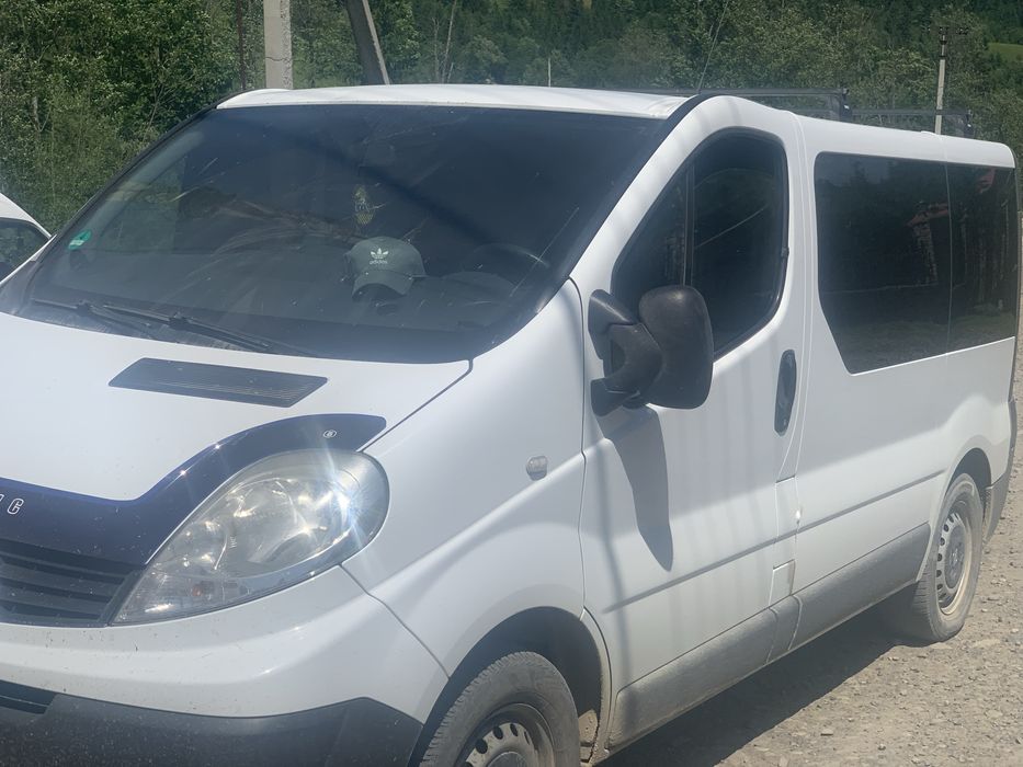 Мікроавтобус мінівен 8-ми місний