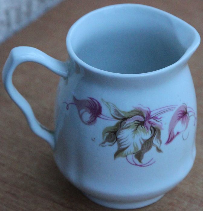 Молочник,слівочник Баранівка .Фаянс.