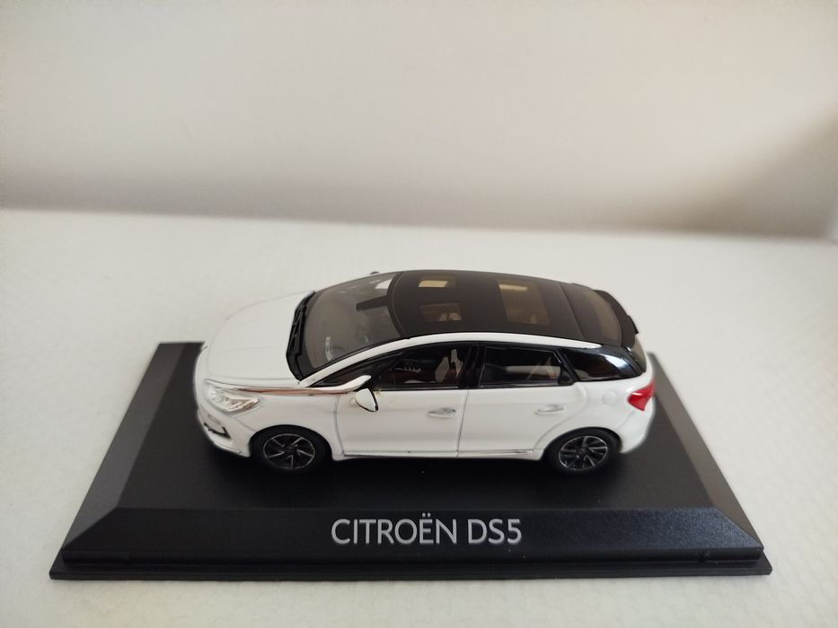 Miniatura Citroen DS5 Nova 1/43