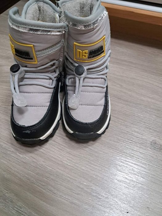 Продам сапожки - дутики на малыша