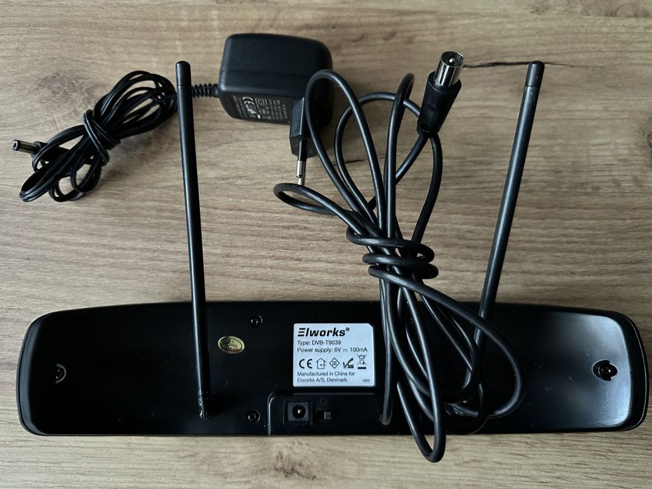 Antena pokojowa Elworks DVB-T9039 - TV / FM.