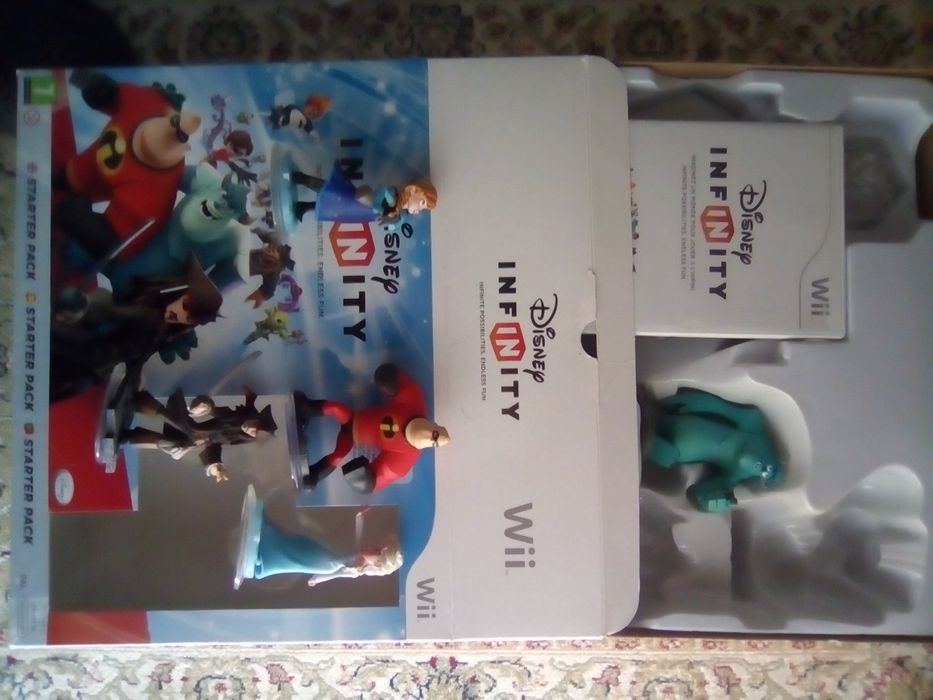 Starter pack Disney Infinity Wii mais Elsa e Anna (5figuras)