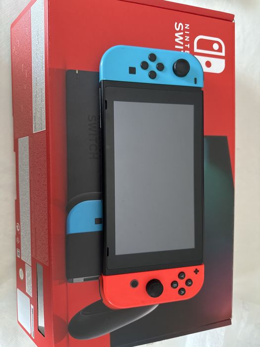 Nintendo Switch + 8 jogos