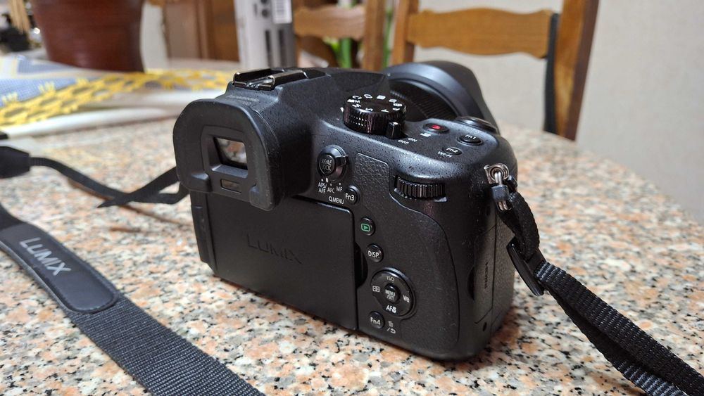 Máquina fotográfica Panasonic. COMO NOVA!
