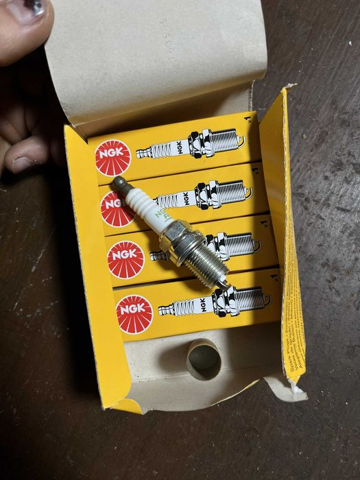 Свічки запалювання NGK BKR6E-11 (Stock No. 2756)