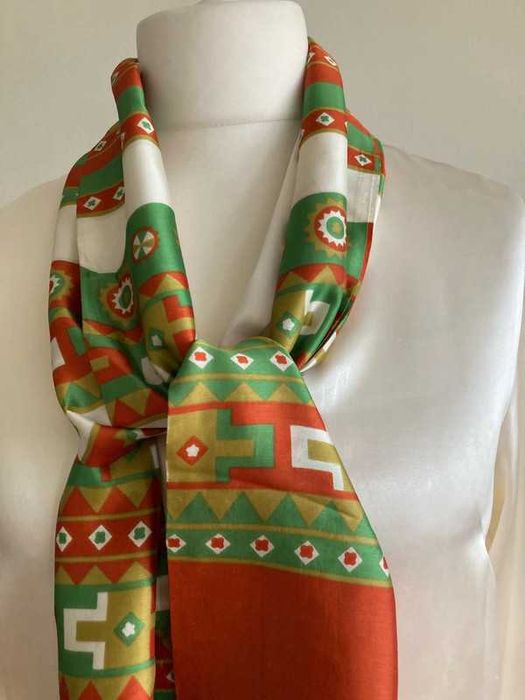 Szalik ze acetatu, sztucznego jedwabiu, wyrób włoski