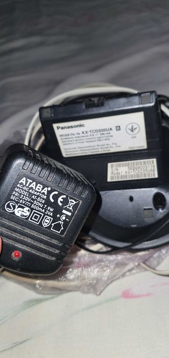 Радіотелефон Panasonic с базой переносний