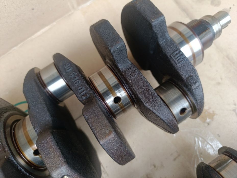 Колінвал коленвал 1.8 16V x18Xe opel Vectra Astra Zafira