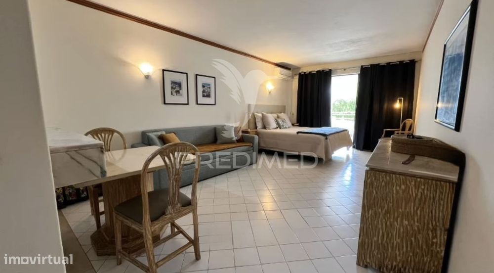 Apartamento T0 com Terraço e Vista Piscina – Luna Club Oceano, Albu...