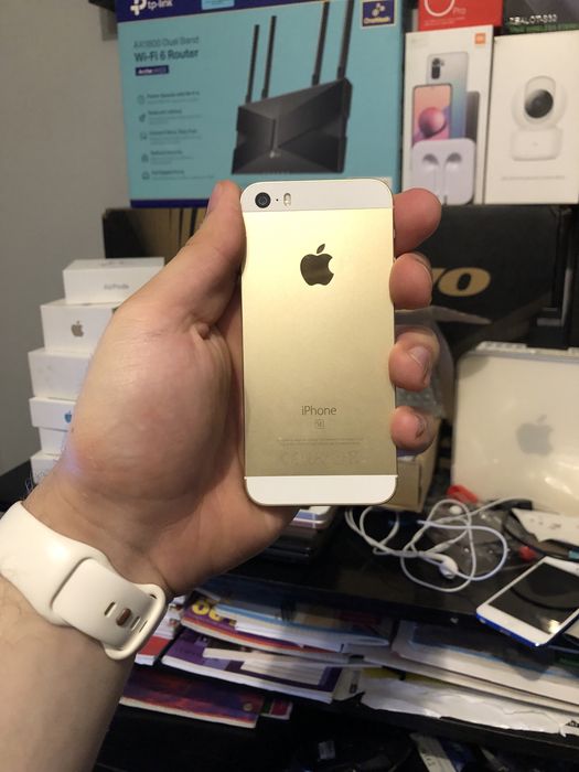 iphone  se 64 gb