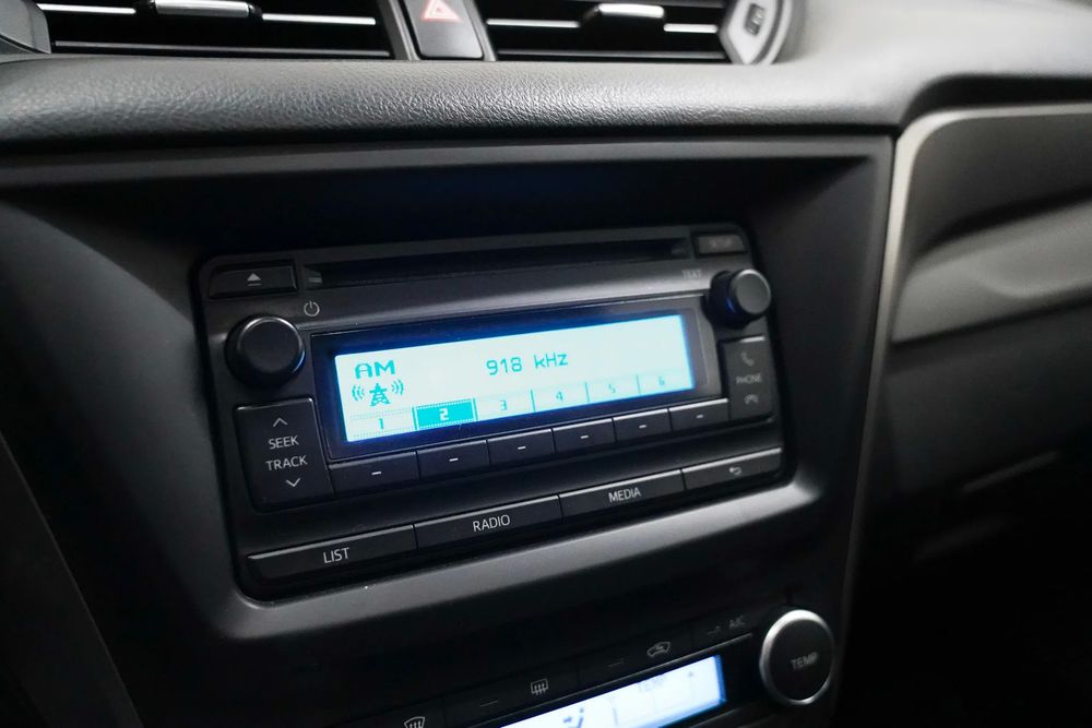 Toyota Avensis — fotografia 11