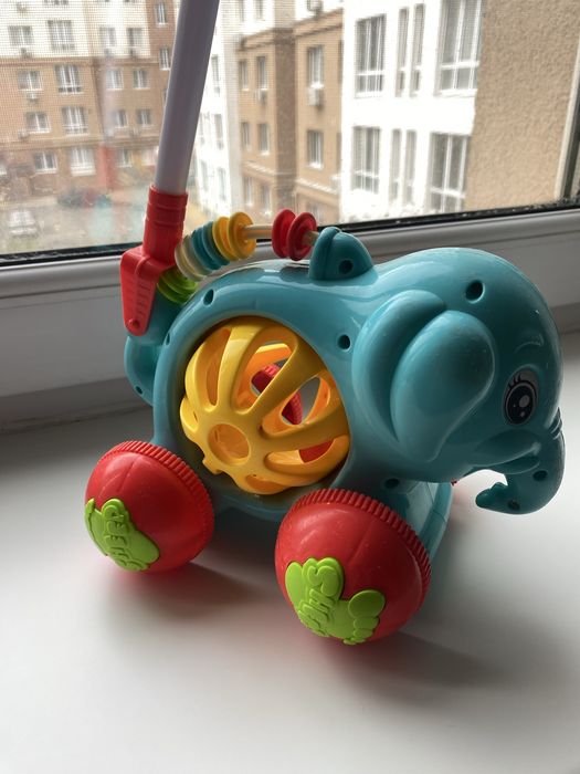 Каталка слоник музичний