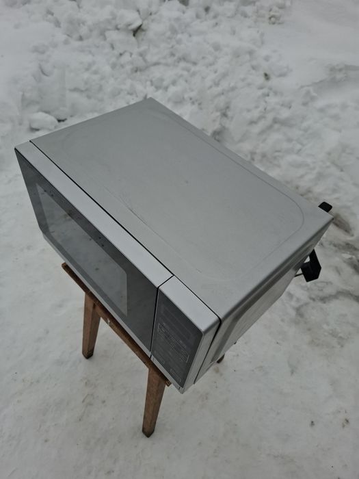 Мікрохвильова піч Sharp