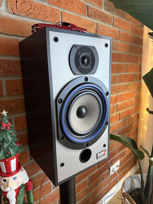 Kolumny głośniki podstawkowe Bowers & Wilkins DM110i B&W