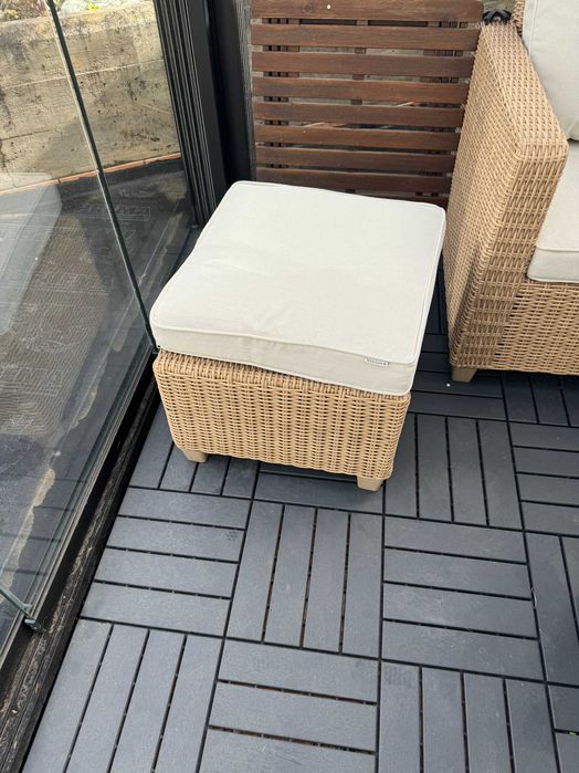 Sofás e mesa de exterior em excelente estado (ainda em garantia)