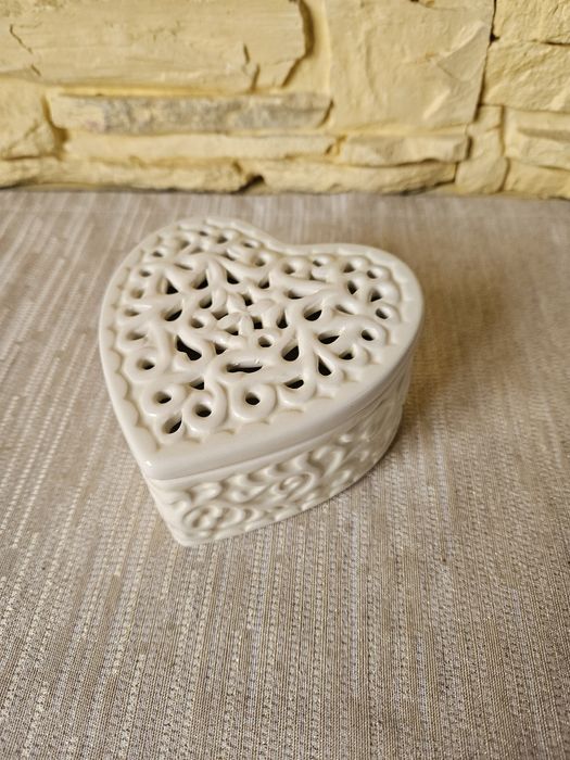 Вінтажні  скриньки кришталь  порцеляна