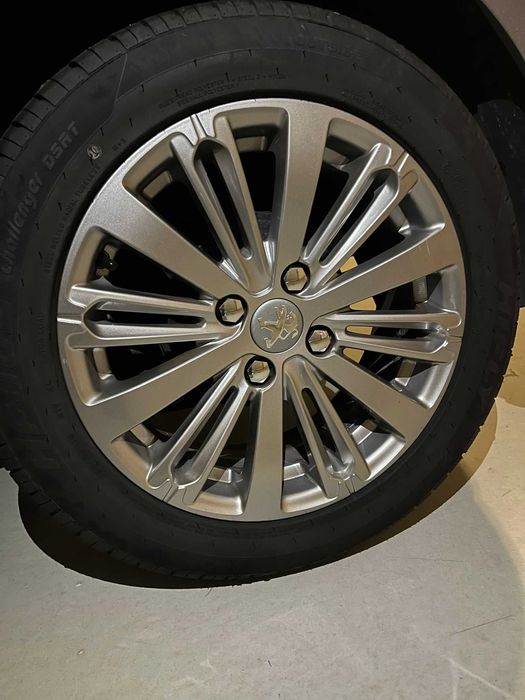 Peugeot 208 Signature