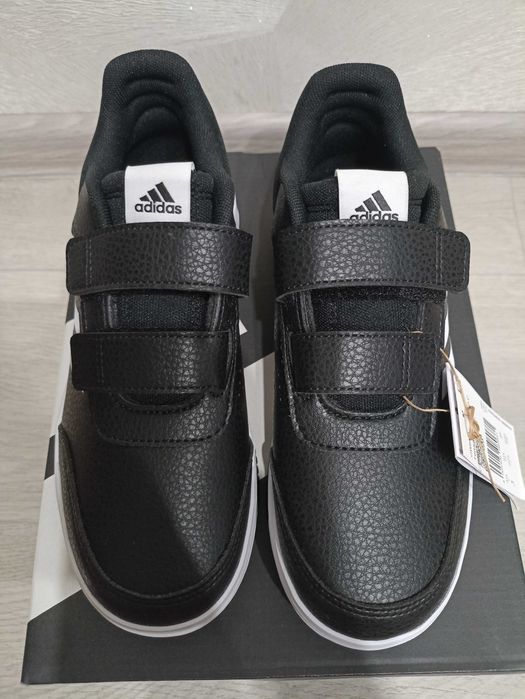 Кросівки adidas, 37.5 розмір