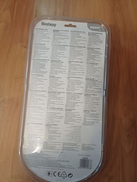 Óculos e tubo de mergulho