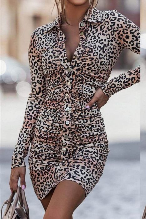 Sukienka print panterka cętki guziki drapowana s/m