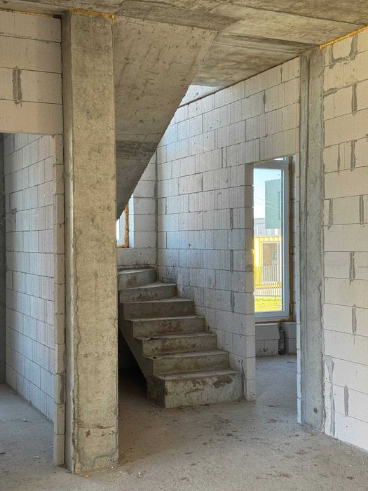 Продаж будинку на Дендропарку