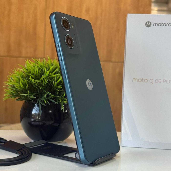 НОВИЙ Смартфон Motorola Moto G06 Power 4/256GB NFC 7000mA Tapestry
