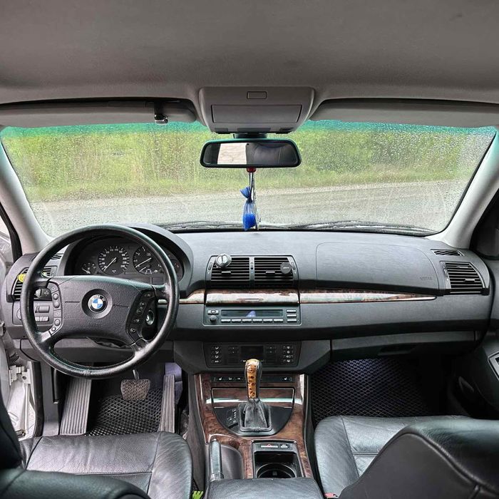 Продам BMW X5 E53 2003