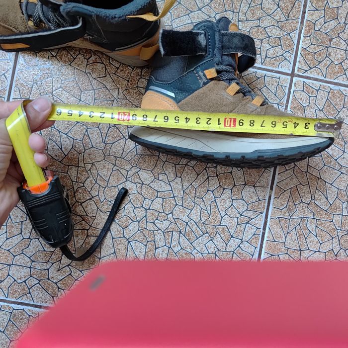 Buty zimowe Quechua. 27