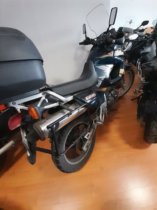 Yamaha Tenere com malas laterais em alumínio  e To case