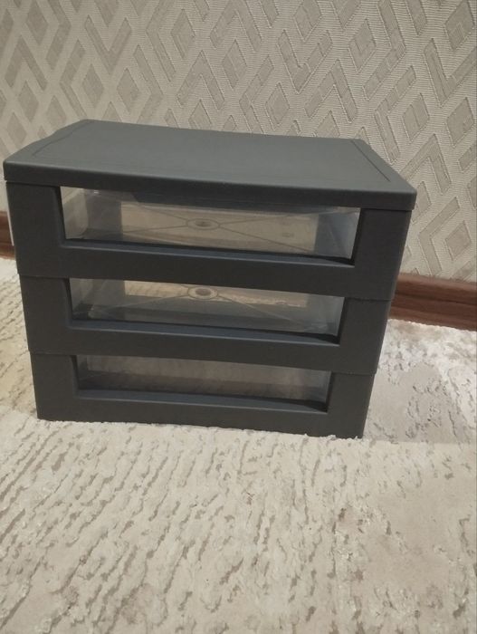 Пластиковий комод