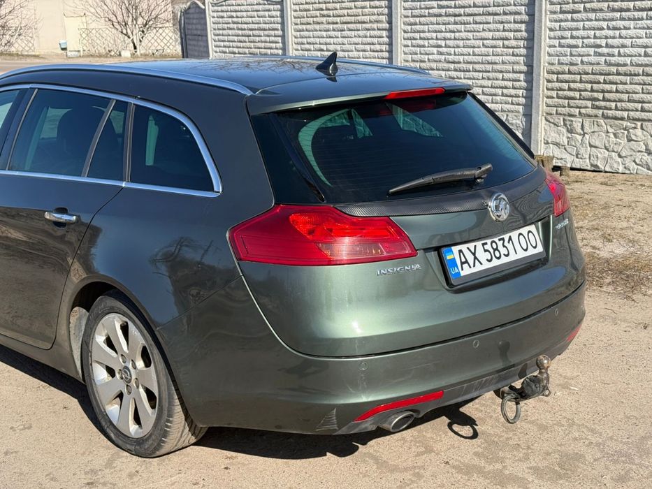 Автомобиль опель инсигния