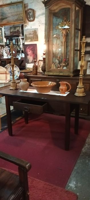 Mesa Antiga Restaurada uma Gaveta