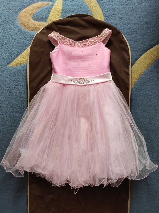 Платье бальное детское розовое новое
