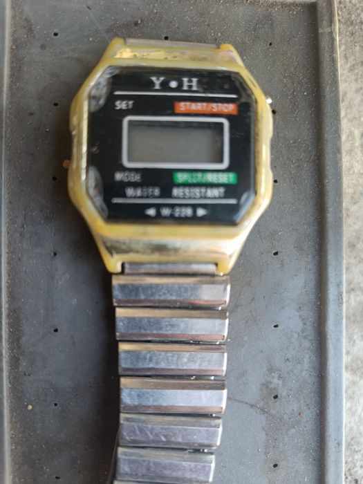 Часы наручные б/у