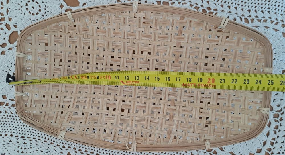 Cesta em bambu como nova