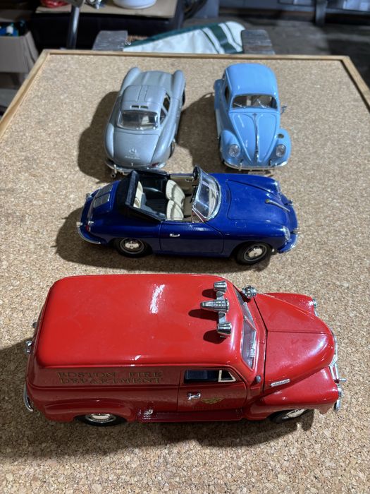Carrinhos miniatura