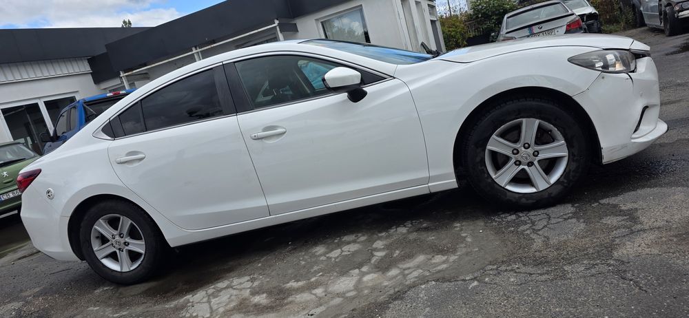 Mazda 6 anglik Benzyna sprawny jeżdżący v5c