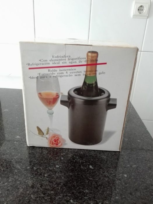 Vendo balde isotérmico de vinhos