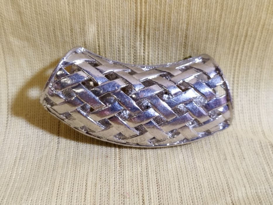 Wisiorek z zielonymi szkiełkami/ Metaloplastyka/ Nowy