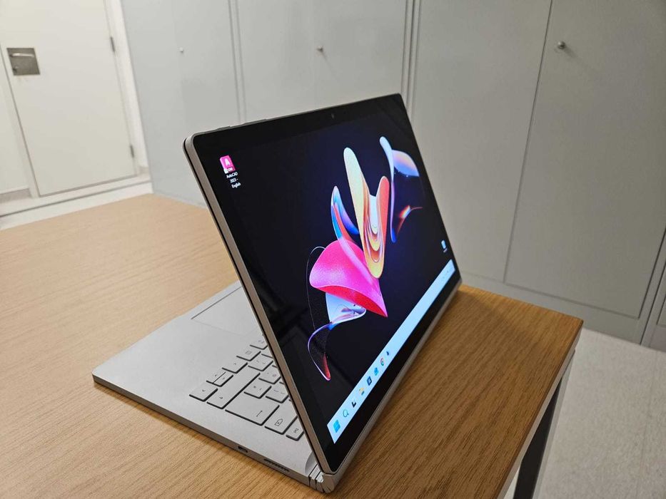 Microsoft Surface Book 2 i7|8GB RAM|SSD 256GB|GTX 1050|Slim Pen 2