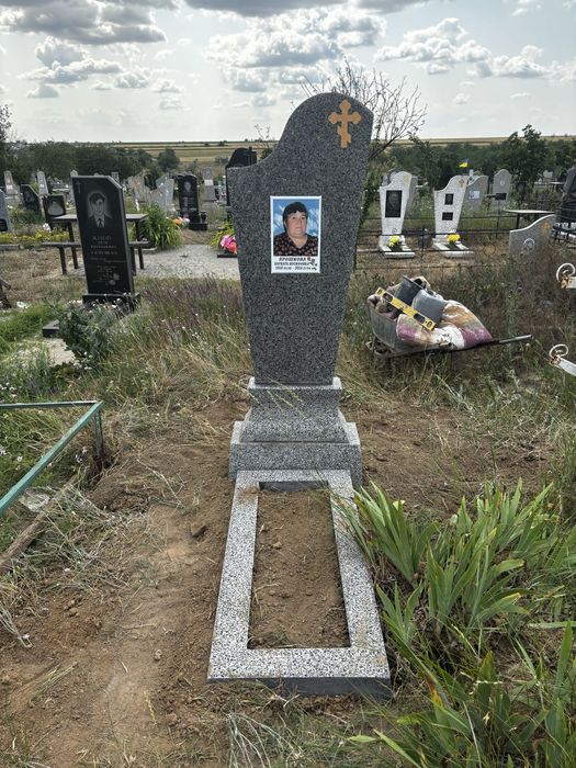 Изготовление Гранитных Памятников. Гранитные Памятники. Гранитные изделия под заказ.