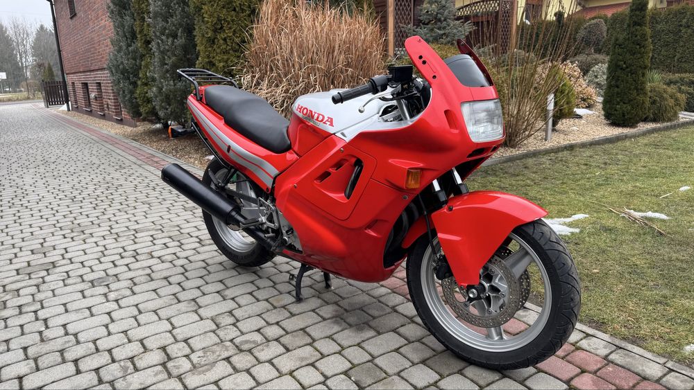 Motocykl HONDA CBR 600 F1 PC19