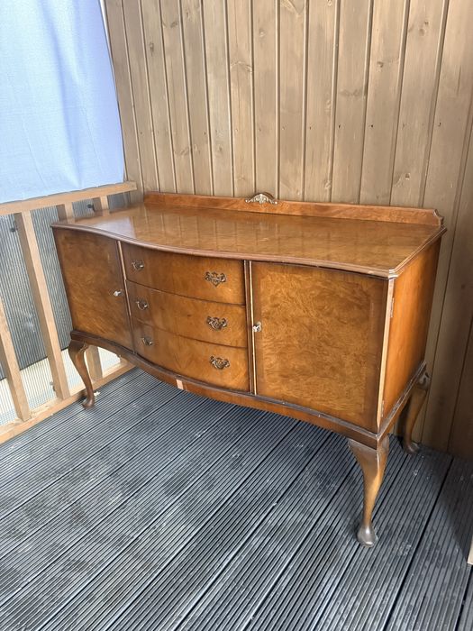 Komoda w klasycznym stylu